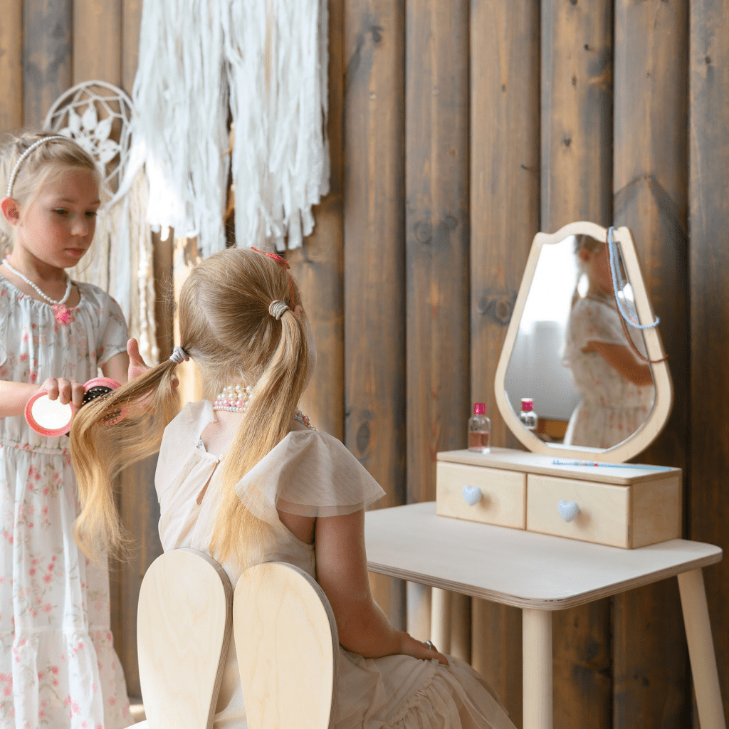 Coiffeuse Enfant "Tulipe" – Design Floral & Miroir (Bois Naturel) en Bois | Decoração Tinitto – Fabrication européenne