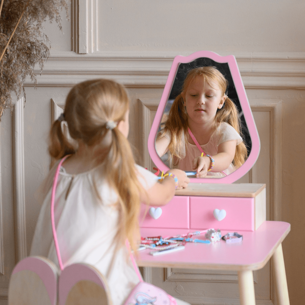 Coiffeuse Enfant "Tulipe" – Design Floral & Miroir (Bois Naturel) en Pink | Decoração Tinitto – Fabrication européenne