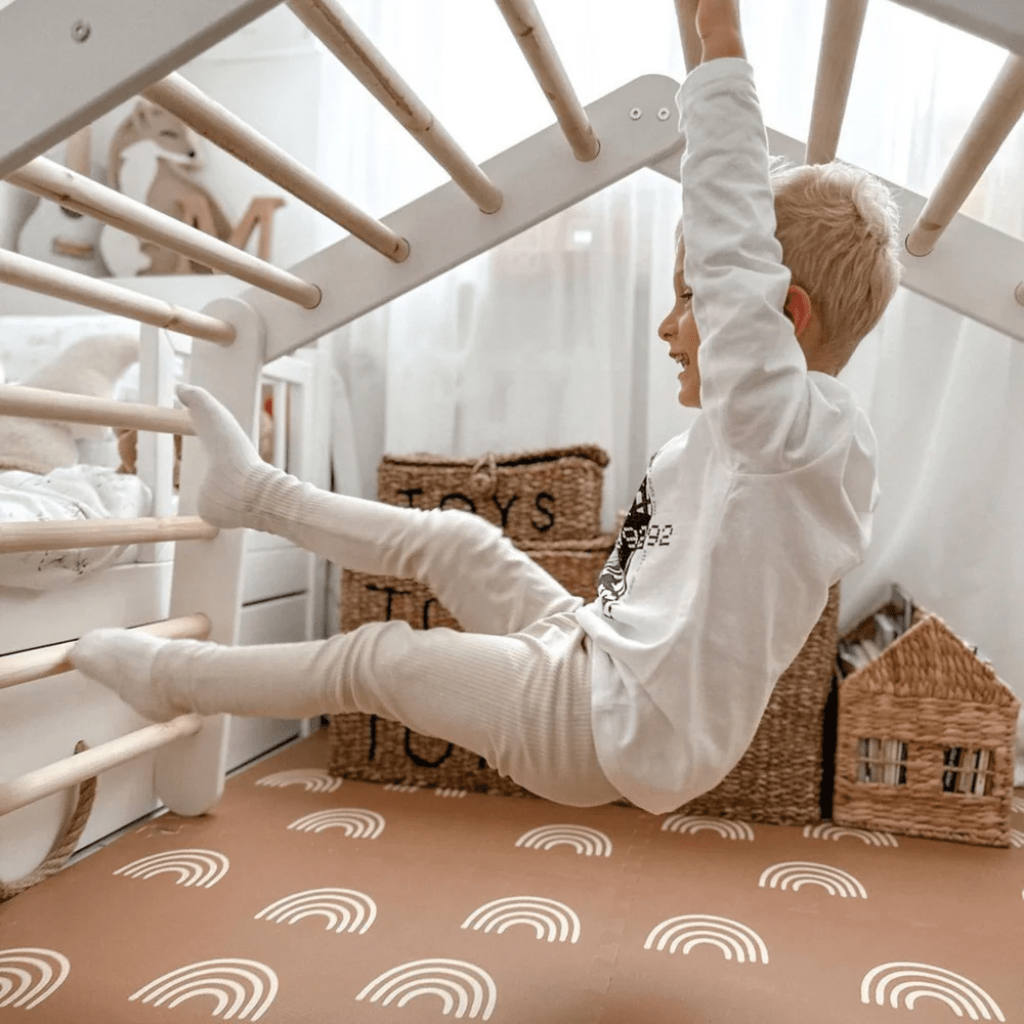 Escada Pikler Grande de Madeira - Cinza | Motricidade Tinitto – Fabricação europeia