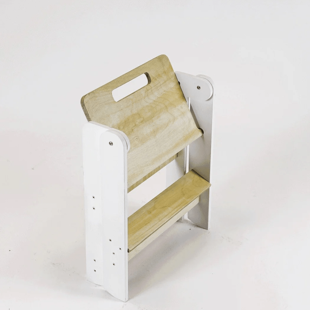 Taburete infantil pequeño de madera en color blanco | Motricidade Tinitto – Fabricación europea