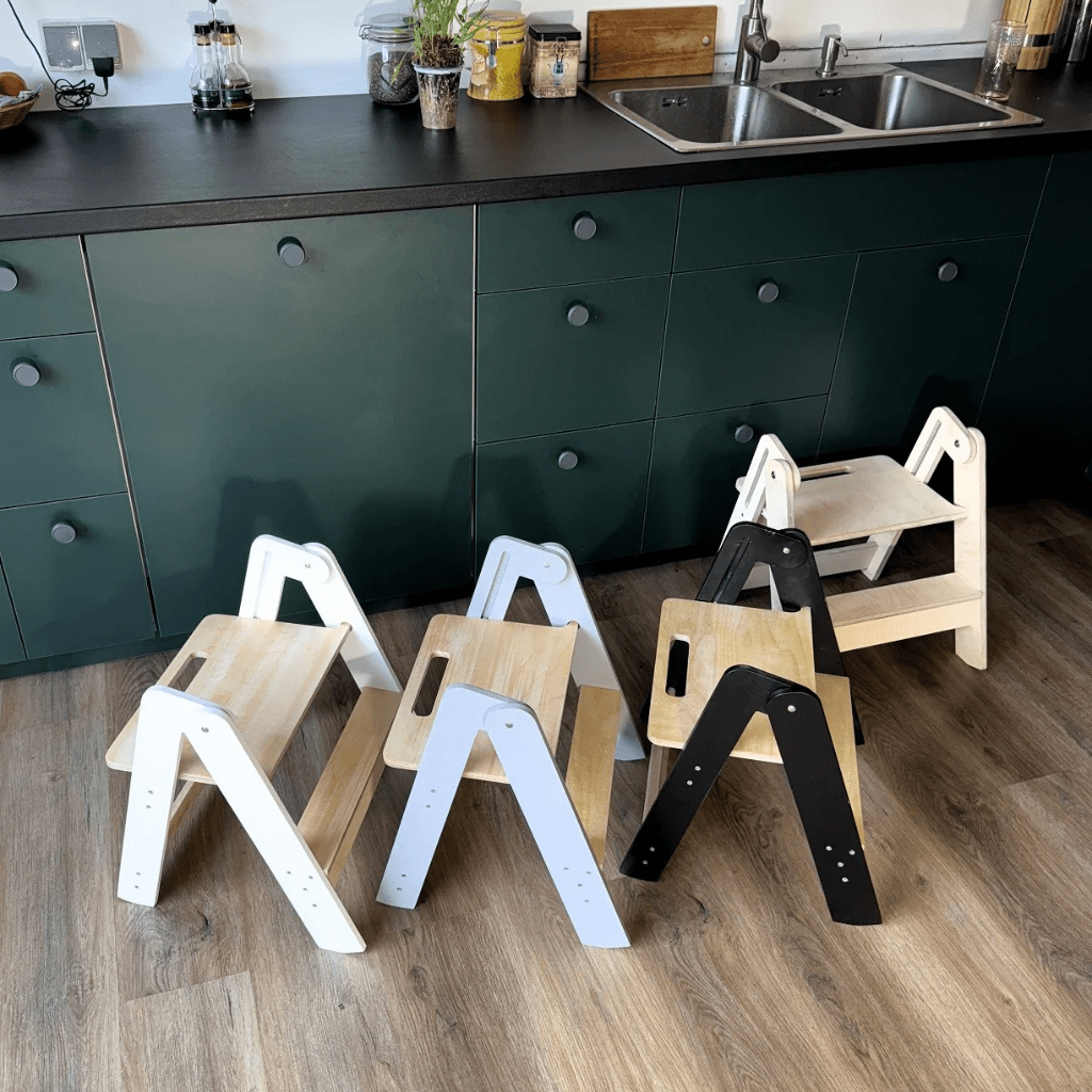 Taburete infantil pequeño de madera en color blanco | Motricidade Tinitto – Fabricación europea