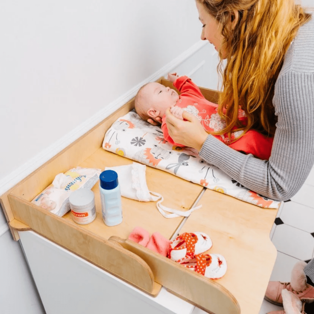 Plan à Langer Universel & Évolutif (Compatible IKEA) en Bois | Conforto Tinitto – Fabrication européenne