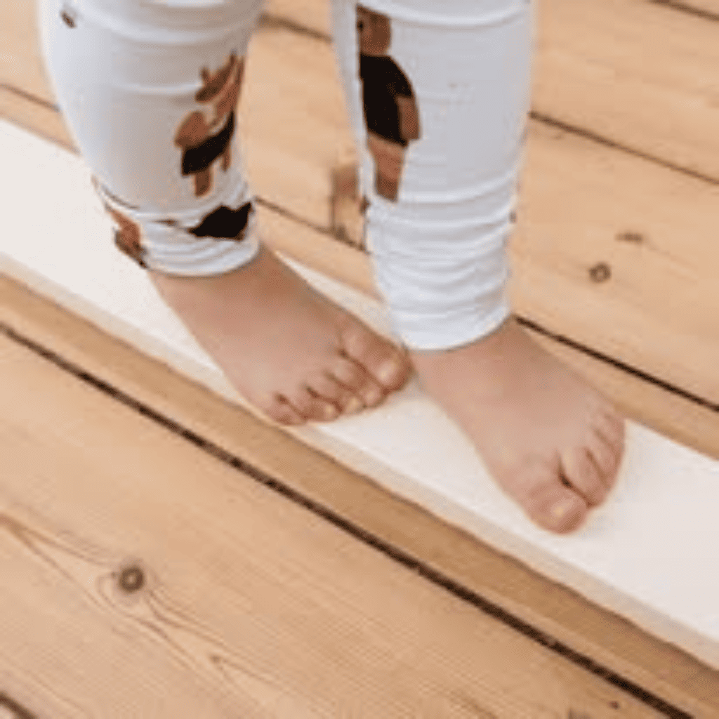 Trave de equilíbrio única dupla face com pontas Solo TipiToo® em branco | Motricidade Tinitto – Fabricação europeia