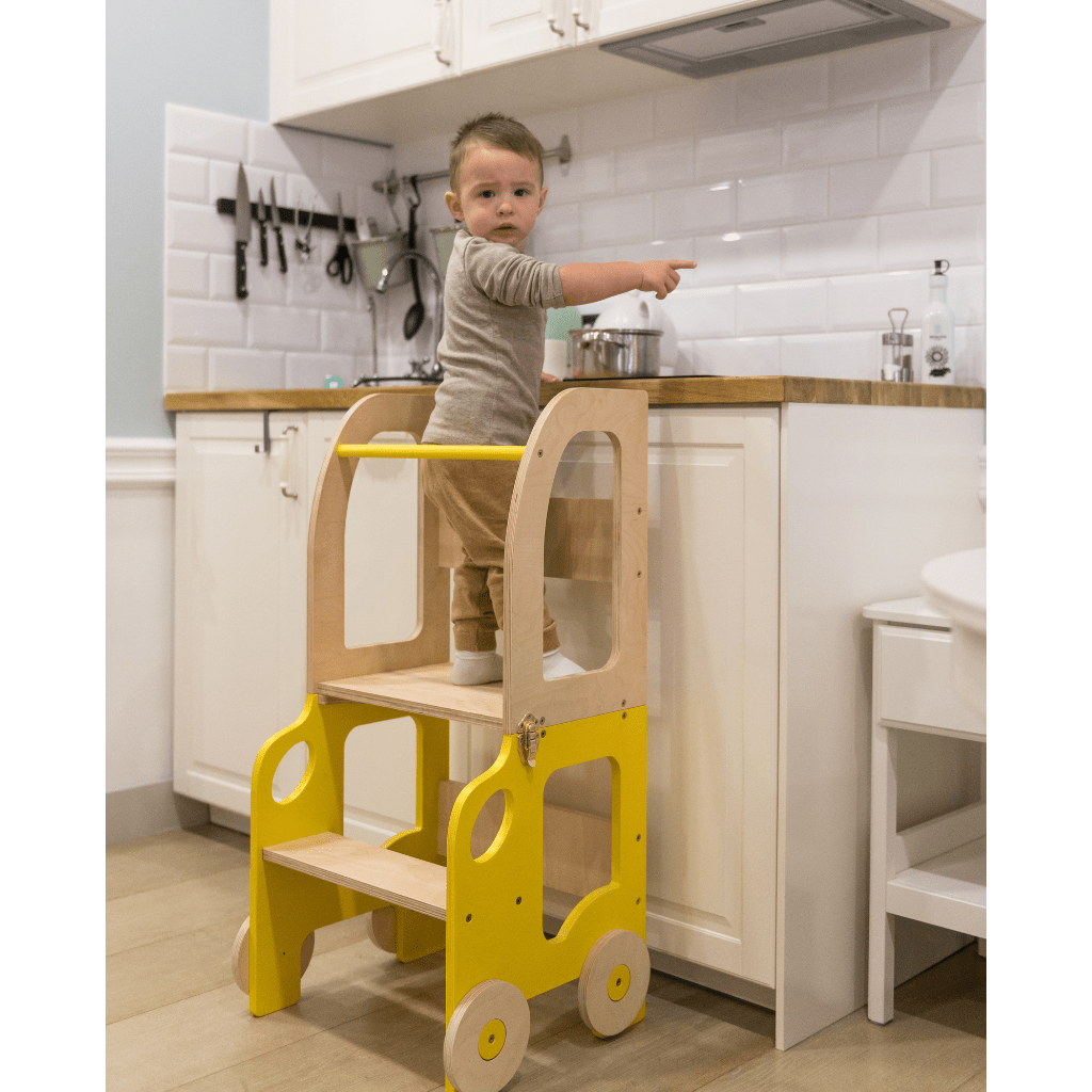 Tour d'Observation Convertible "Little Car" – Bureau & Marchepied 2 - en - 1 en Jaune/Bois | Motricidade Tinitto – Fabrication européenne