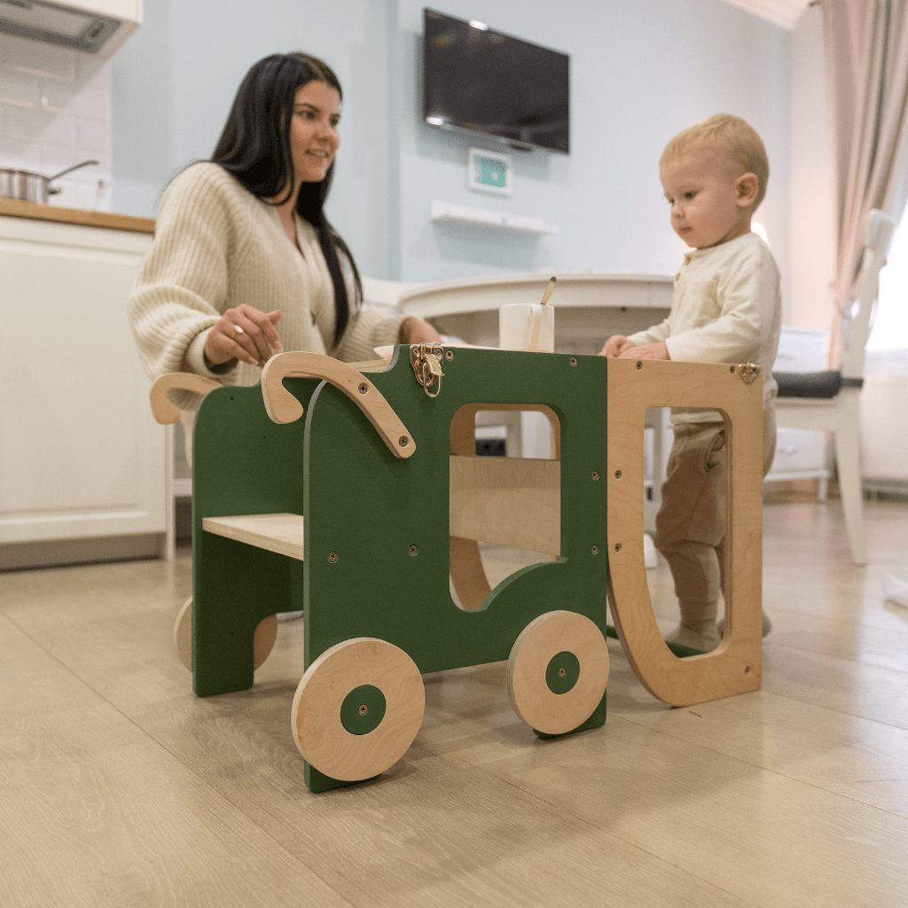 Tour d'Observation "Le Chariot" – Bureau & Éveil 2 - en - 1 en Khaki/Bois | Motricidade Tinitto – Fabrication européenne