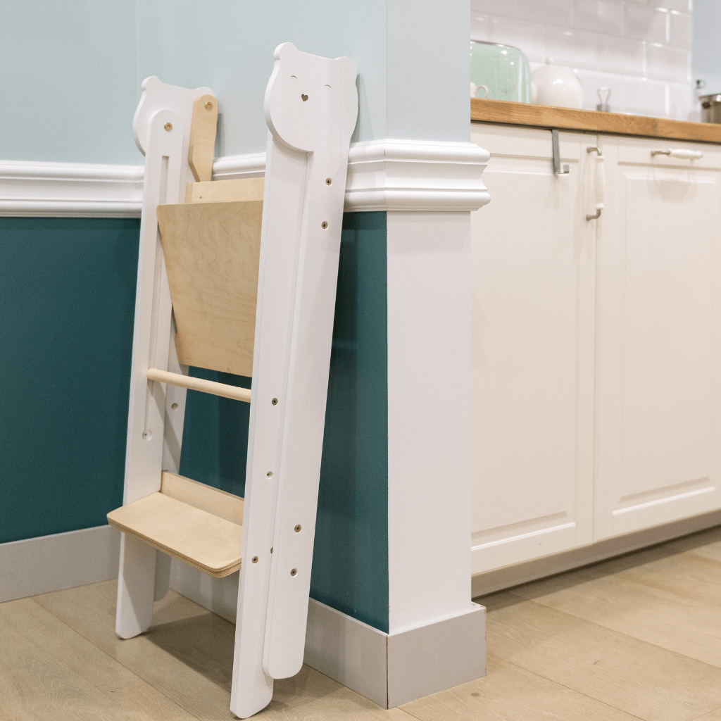 Tour d’Observation Montessori Compacte et Sécurisée en Blanc/Bois | Motricidade Tinitto – Fabrication européenne