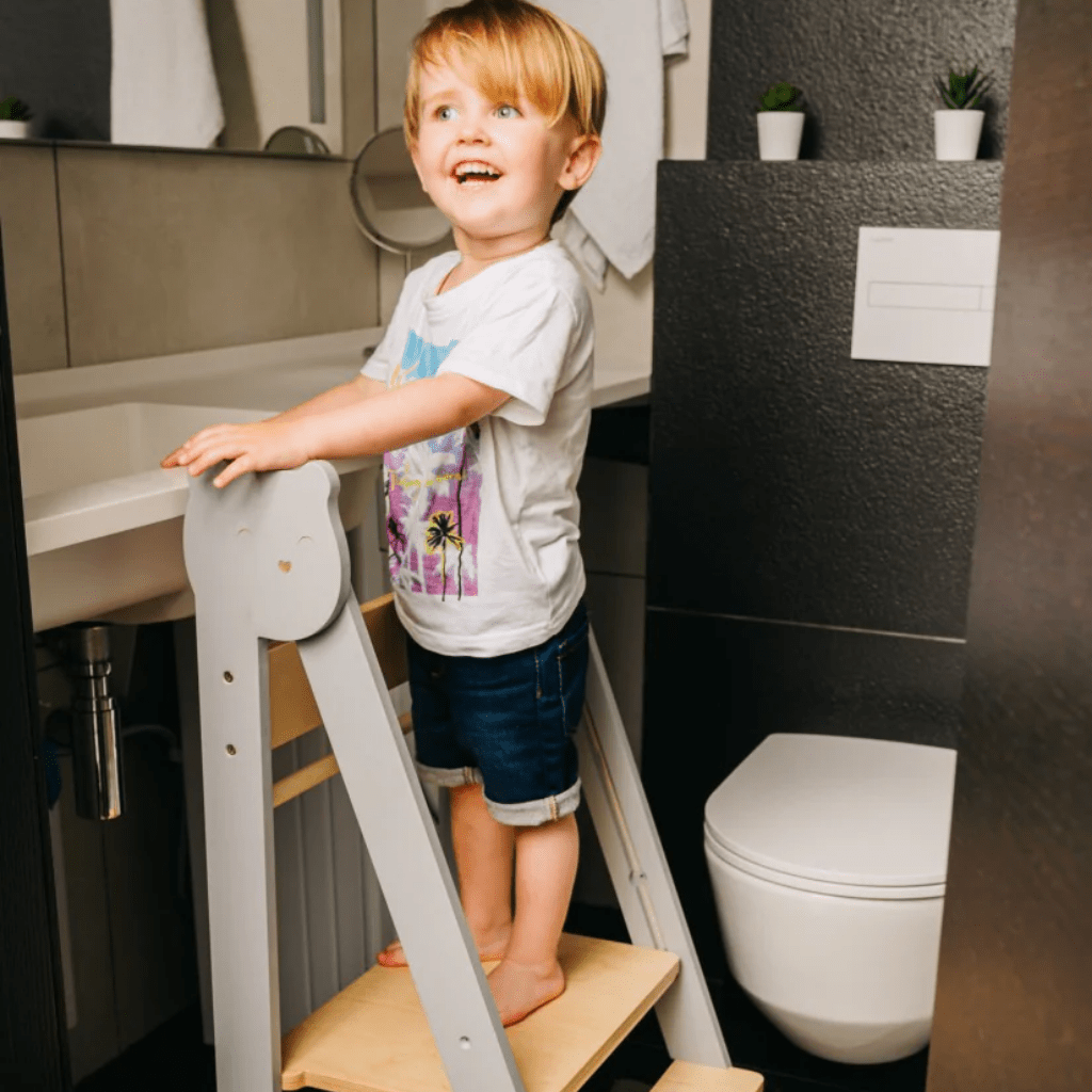 Tour d’Observation Montessori Compacte et Sécurisée en Gris/Bois | Motricidade Tinitto – Fabrication européenne