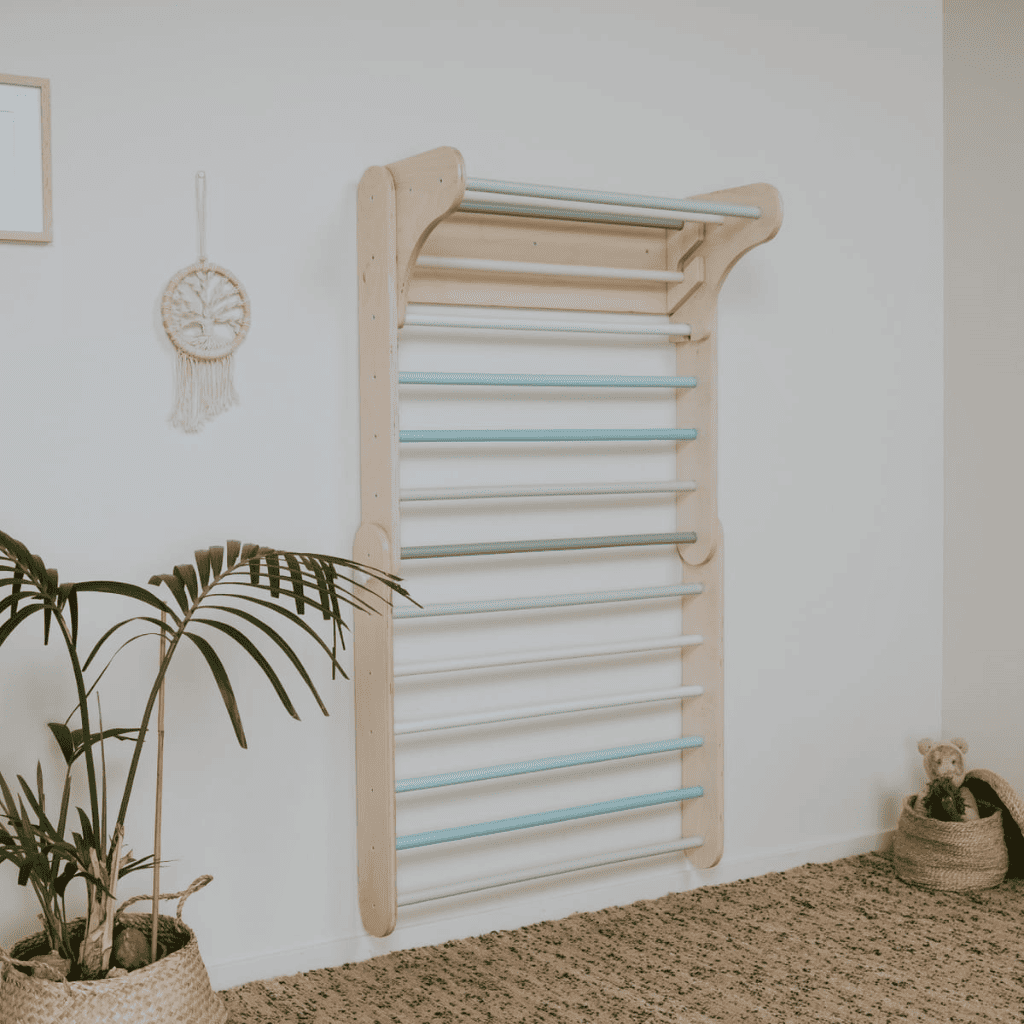 Triángulo de escalada Pikler con pared sueca en colores pastel | Motricidade Tinitto – Fabricación europea