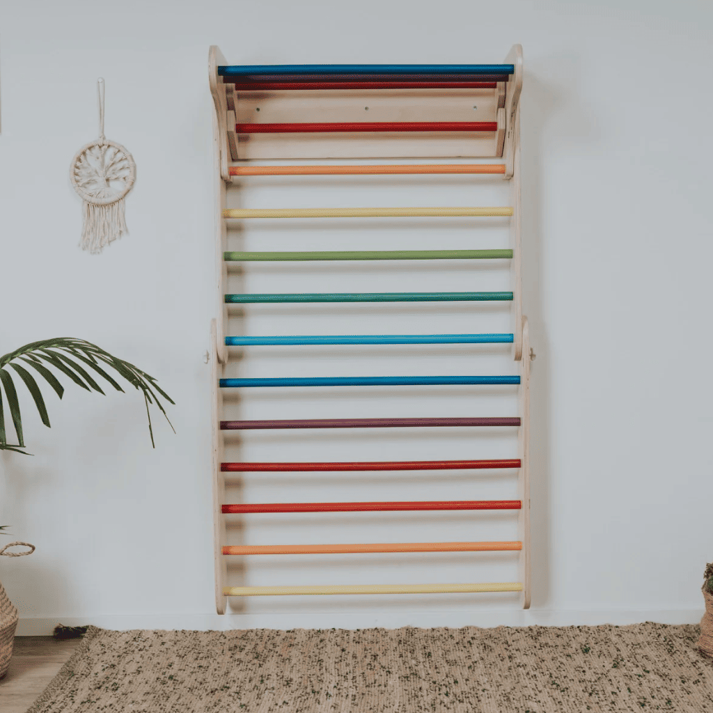 Triángulo de escalada Pikler con pared sueca en colores pastel | Motricidade Tinitto – Fabricación europea