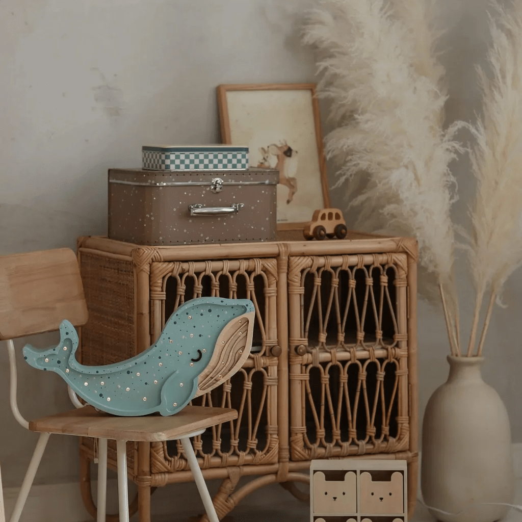 Veilleuse Baleine en Bois de Pin en Brun | Decoração Tinitto – Fabrication européenne