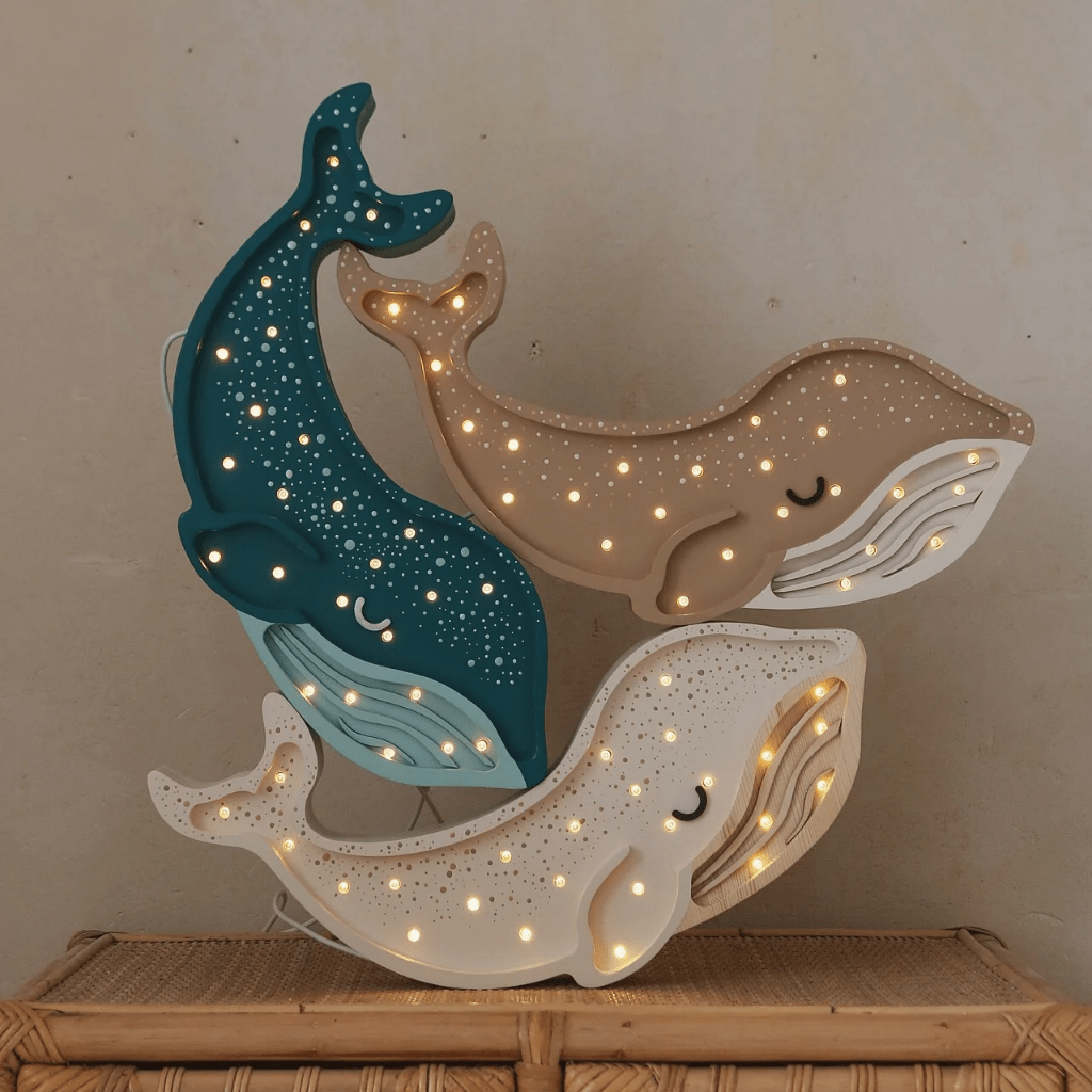 Veilleuse Baleine en Bois de Pin en Brun | Decoração Tinitto – Fabrication européenne