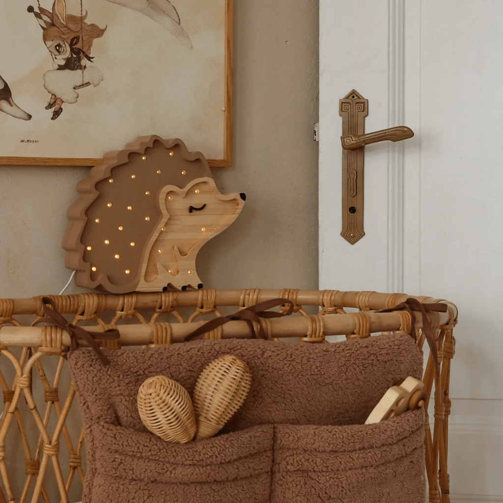 Veilleuse Hérisson en Bois de Pin en Bleu | Decoração Tinitto – Fabrication européenne