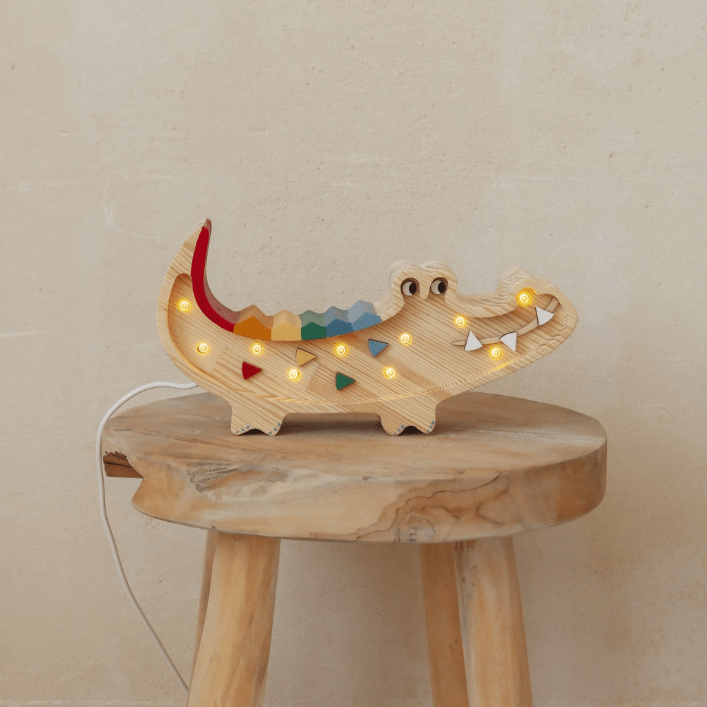 Veilleuse Mini Crocodile en Bois de Pin en Vert | Decoração Tinitto – Fabrication européenne