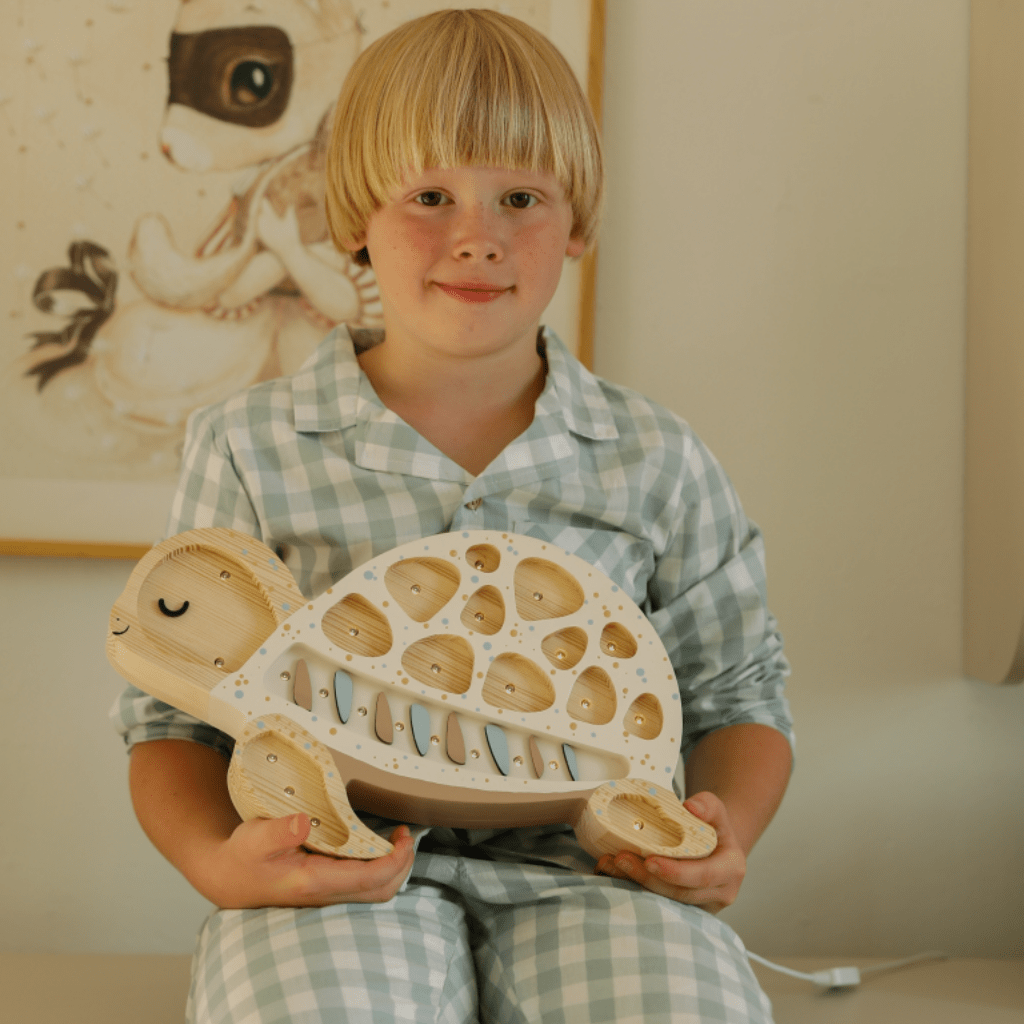 Veilleuse Tortue en Bois de Pin en Ocean | Conforto Tinitto – Fabrication européenne
