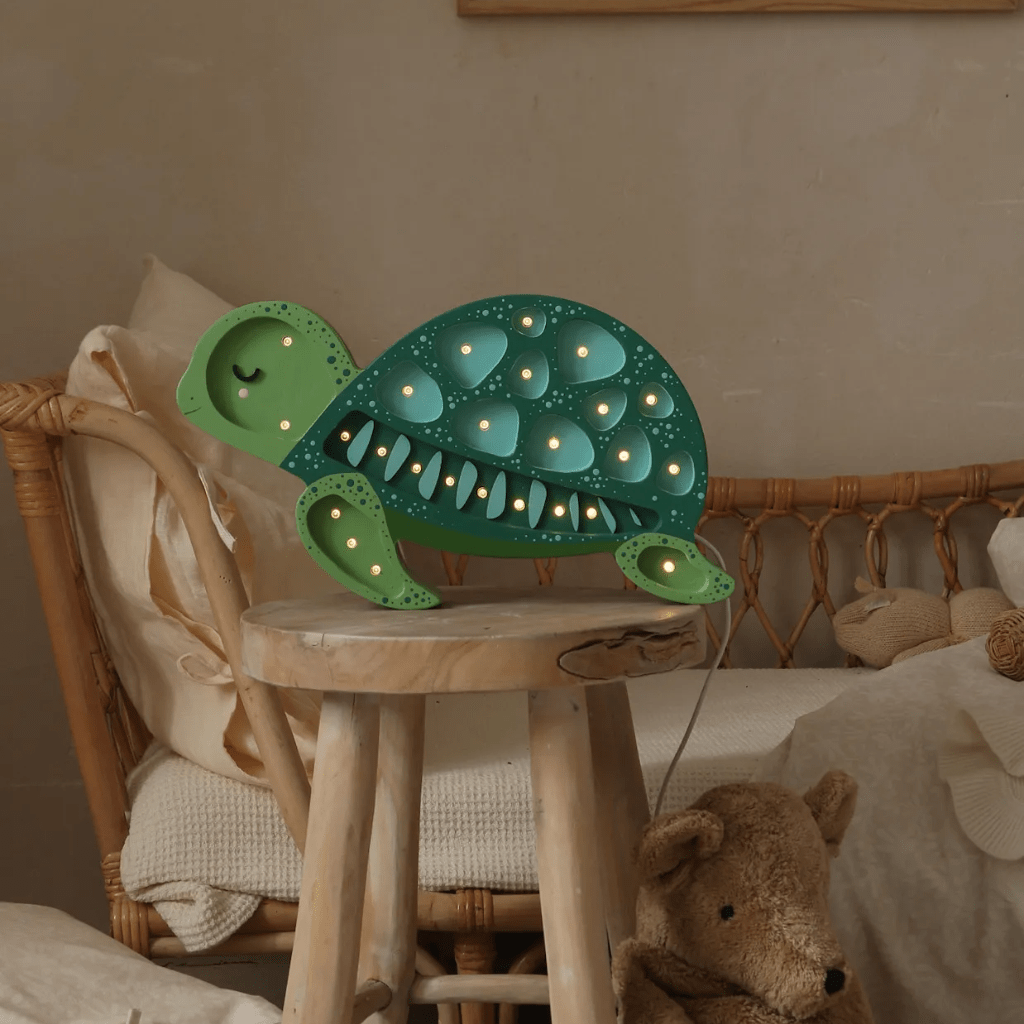 Veilleuse Tortue en Bois de Pin en Ocean | Conforto Tinitto – Fabrication européenne