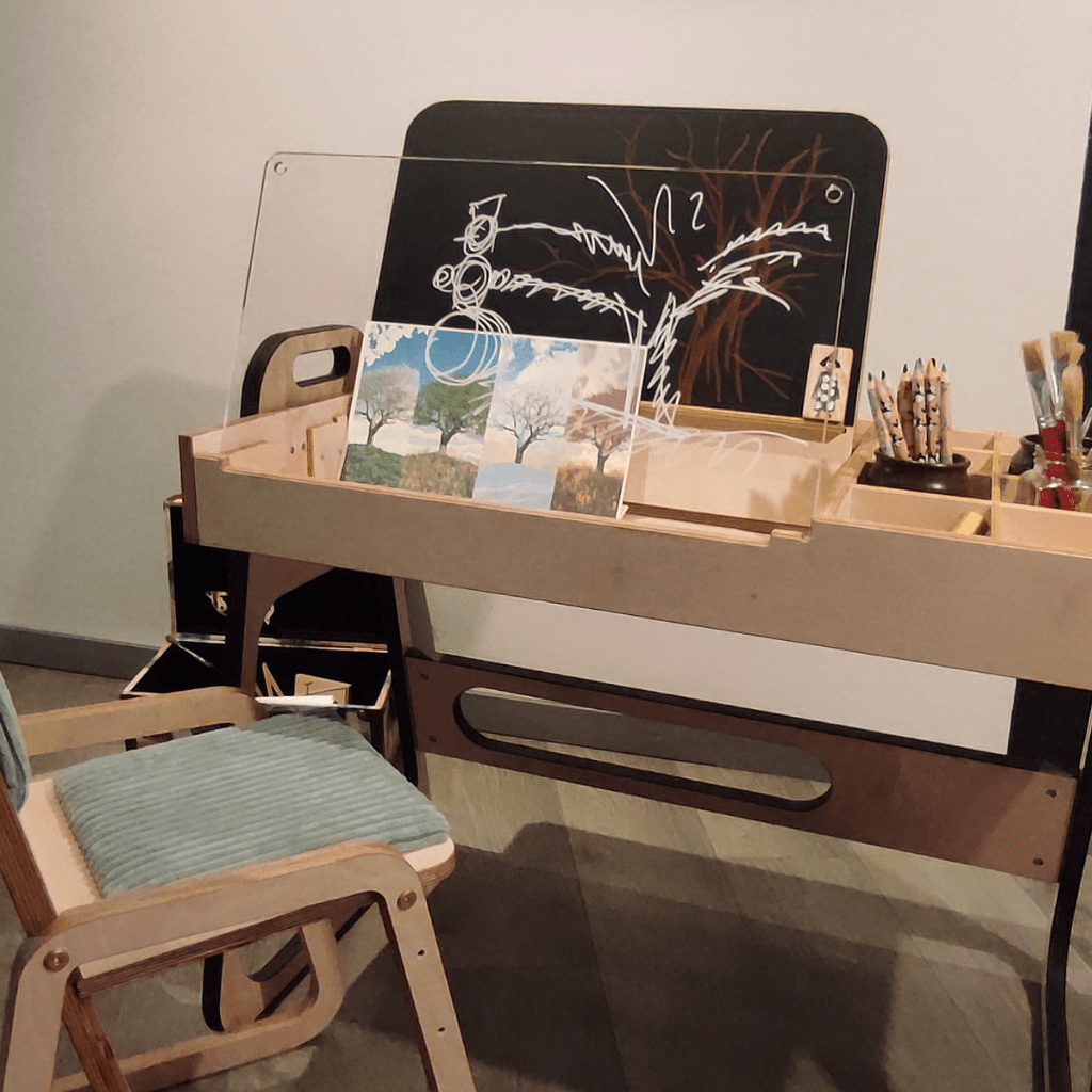 Ensemble Bureau & Chaise Évolutif "Julle" – Set Créatif & Sensoriel (2 - 10 ans) - Menthe en | Decoração Tinitto – Fabrication européenne