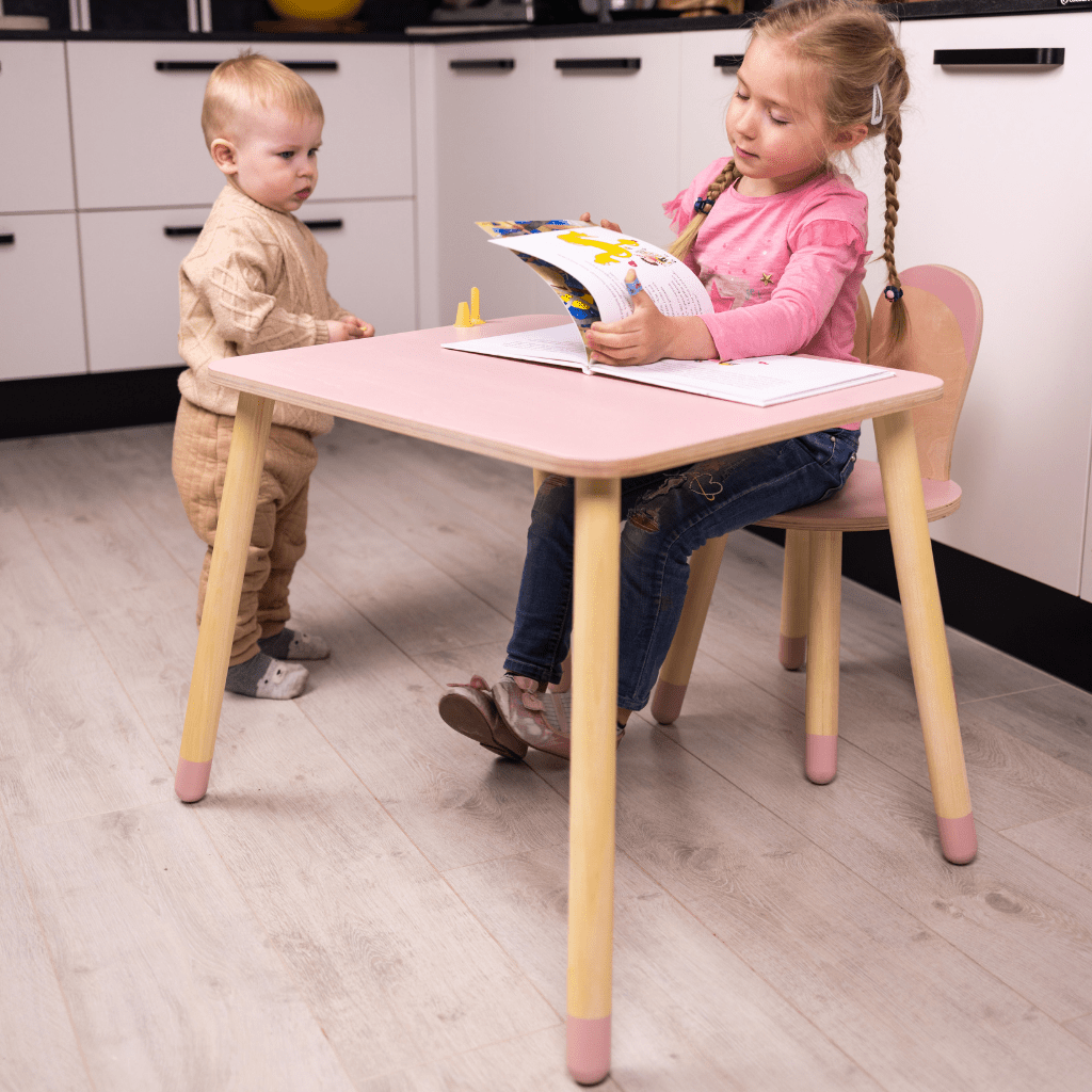 Ensemble Table & Chaise "Little Bunny" – Bois Naturel (2 - 7 ans) en Pink/Bois | Decoração Tinitto – Fabrication européenne