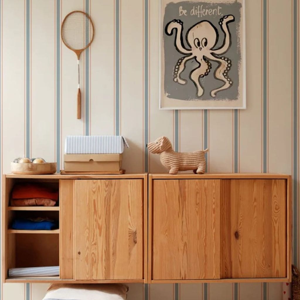 Papel pintado a rayas elegante en | muebles Tinitto – Fabricación europea