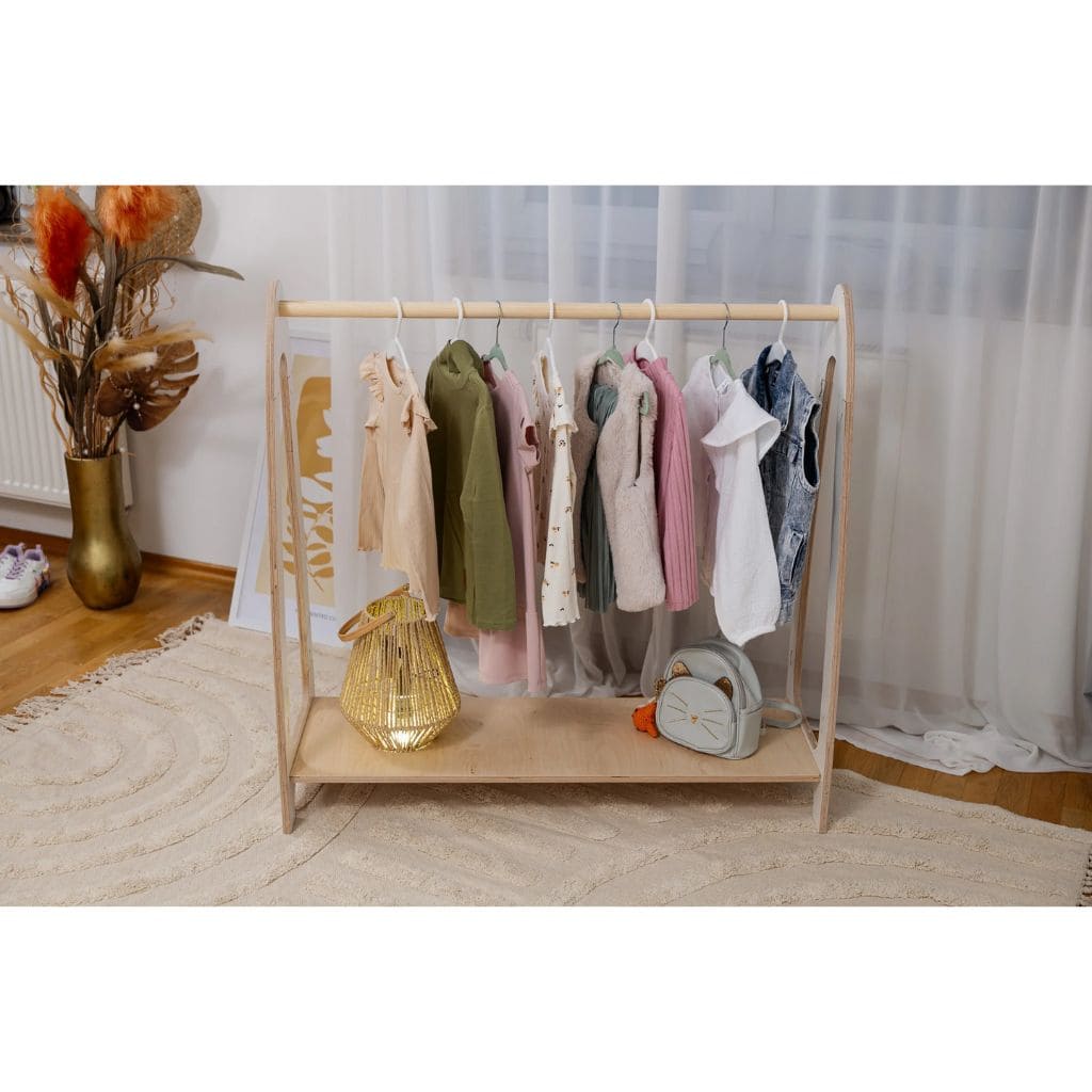 Design de Rack para Roupas Infantis em Madeira Natural | móveis Tinitto – Fabricação europeia