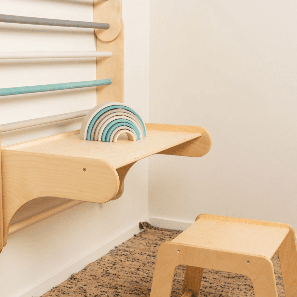 Mesa e Cadeira para o Muro Sueco em | Motricidade Tinitto – Fabricação europeia