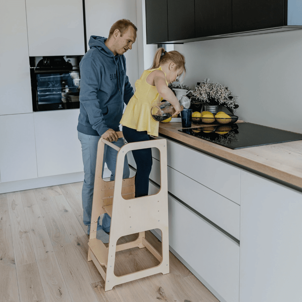 torre de ayuda Montessori en gris | Motricidade Tinitto – Fabricación europea