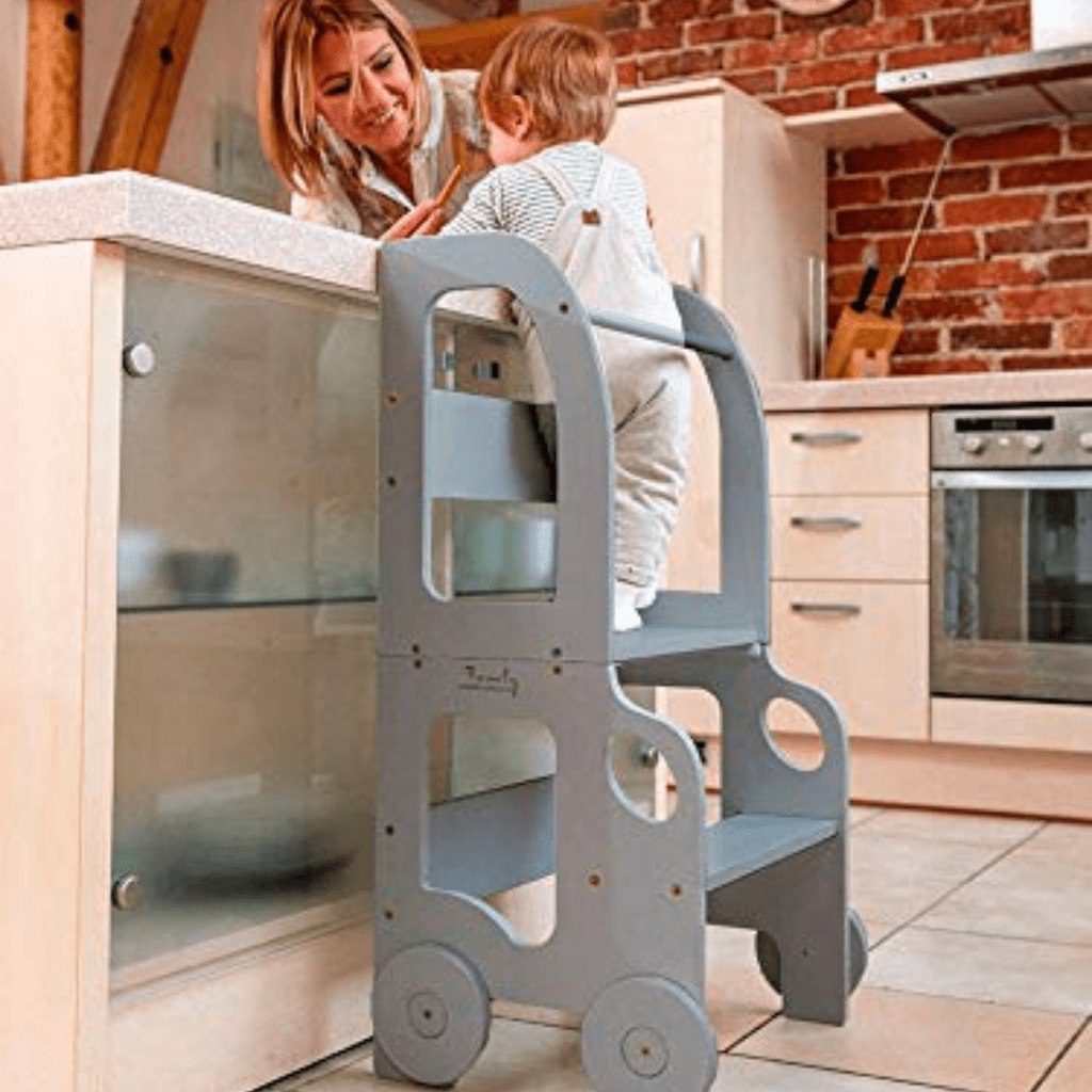 Tour d'Observation Convertible "Little Car" – Bureau & Marchepied 2 - en - 1 en Gris | Motricidade Tinitto – Fabrication européenne