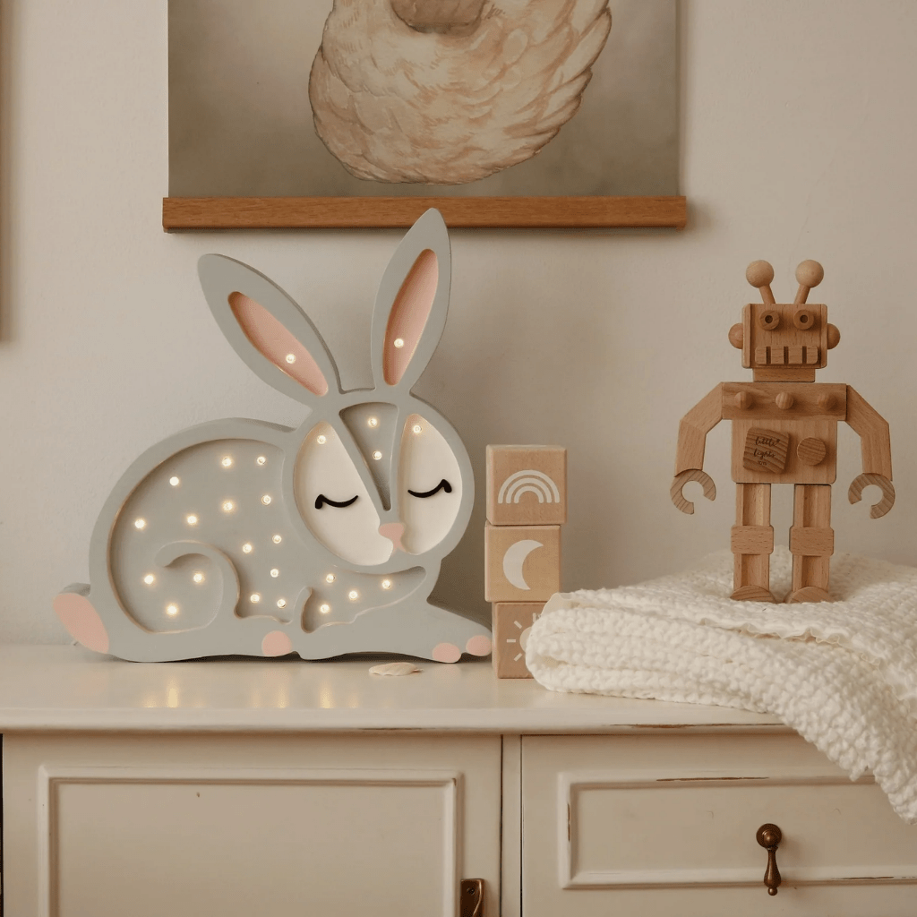 Veilleuse Lapin en Bois de Pin en Gris clair | Decoração Tinitto – Fabrication européenne