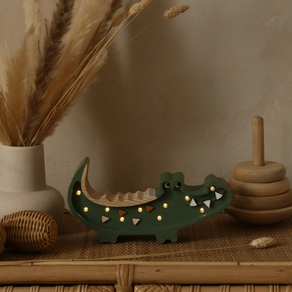 Veilleuse Mini Crocodile en Bois de Pin en Vert | Decoração Tinitto – Fabrication européenne